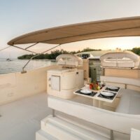 Моторная яхта Ferretti 80