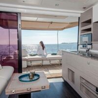 Моторный катамаран Fountaine Pajot 40